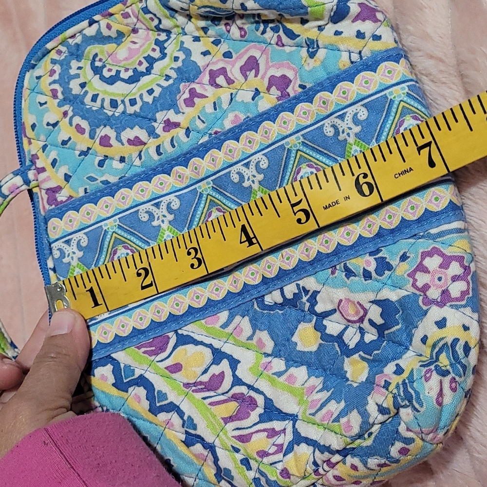 VERA BRADLEY TRAVEL TOILETRY BAG - Picture 5 of 6